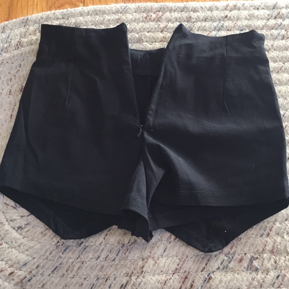 Women’s black skort - Picture 2 of 2